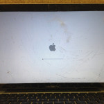 大阪府からMacBook Proのガラス割れ、亀裂、ひびの液晶交換
