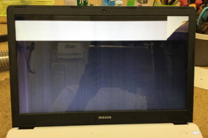 MB-B504E 液晶割れ