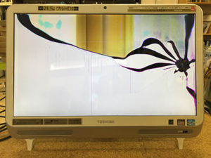 D712/V7GW 画面割れ