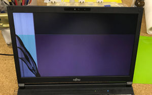 A579/BX 液晶割れ