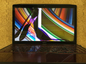 FMVA77JW 液晶割れ