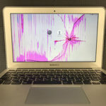 MacBook Air 11 ピンク色の液漏れが発生した修理