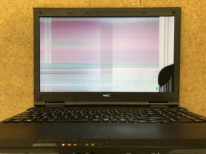 VK26T/L-K 液晶割れ