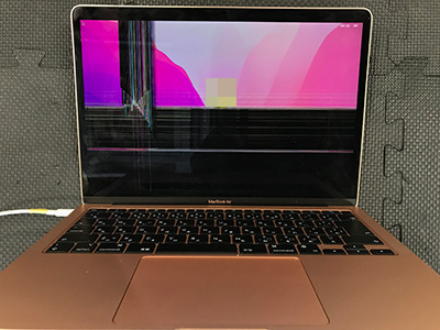 Mac 画面の半分が真っ黒