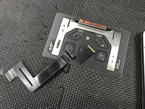 Mac 電源が入らない修理