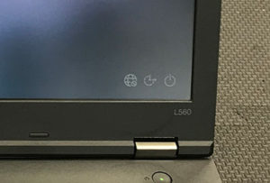 画面の右下だけ暗い