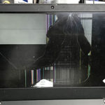 ThinkPad L14の画面に物が当たり割れた修理