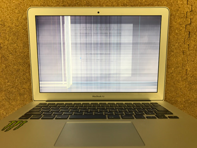 MacBook Air 画面割れ