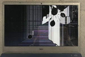 PC-N1515AAL 液晶割れ