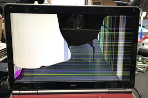 PC-LL750F26R　液晶割れ