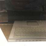 富士通 パソコンの画面が暗い、うっすら、見えない修理