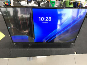 FMVWD3F17 液晶割れ