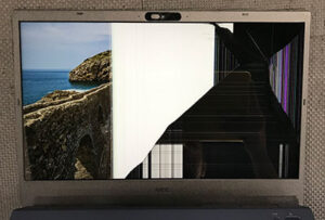 PCN1570FAL 液晶割れ