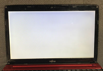 パソコンの画面が真っ白
