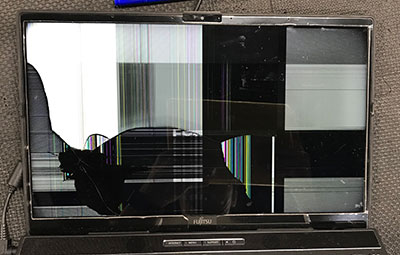 富士通 WA3/D3 圧力で画面が割れた修理・買取 | 液晶修理センター