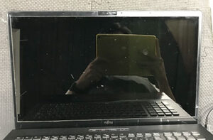 NH77/F3 画面の修理