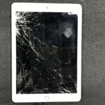 iPad NR6P2J/A(第6世代)の液晶修理 落下によるひび割れ