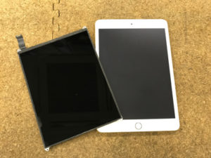 iPad 液晶交換