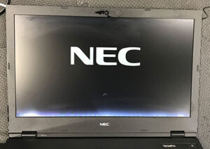 パソコン　画面の水没修理