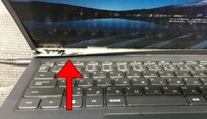 inspiron 15 3511のヒンジ故障
