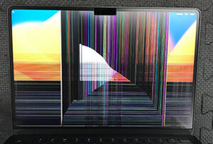 MacBook Air A2681 M2 液晶割れ
