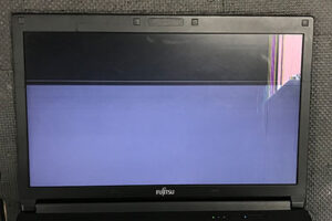 引越しによるパソコンの画面故障