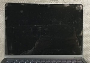 MacBook Air M4 A3240　液晶割れ