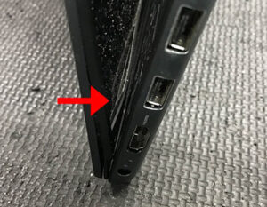 Vostro 5590のヒンジ破損