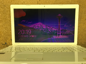 パソコン 画面が紫色