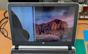 HP Pvilion 15-ab024TU 画面割れ