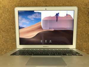 MacBook Air 液晶割れ
