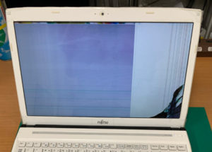 AH53/R モニター割れ