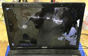 ASUS A52N 画面割れ
