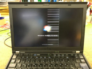 パソコン　画面にノイズ