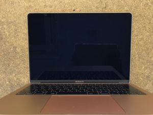 MacBook Air 画面が映らない