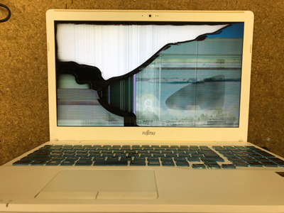 パソコンを落とした時にかかる画面割れの修理代金は 液晶修理センター