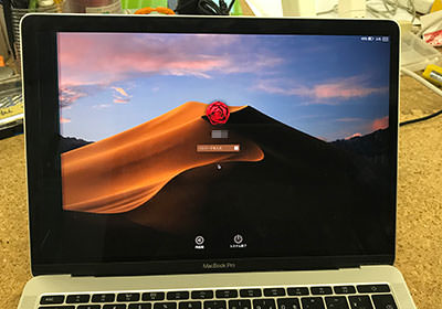 MacBook Pro 画面に黒い線