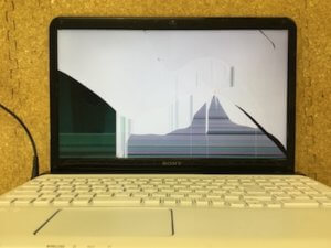 SVE151B11N 液晶割れ