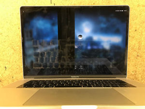 MacBook Pro 画面に黒い線