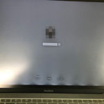 バックライトの光り方にムラがあるMacBookはリコール？