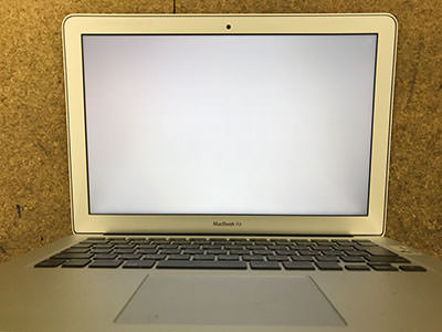 MacBook Air 画面が真っ白