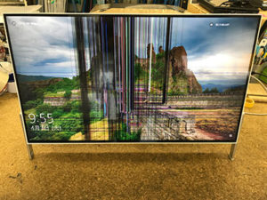 WF1/C1 液晶画面割れ