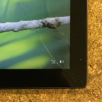 Lenovo  ideapad Miix720 画面の亀裂 表示は正常のタブレット修理