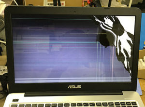 VivoBook X556UA 画面割れ