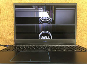 G3 15 3590 画面割れ