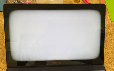 Zenbook Ux390u 画面の表示不良 真っ白になる修理 液晶修理センター