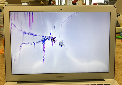 MacBook Air 衝撃による液晶割れ