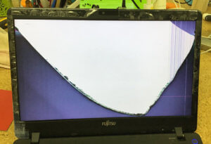 SH76/HN　画面割れ