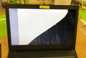 ideapad 100-15IBD 液晶割れ