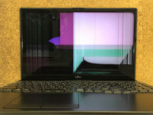 FMVA53D3B 液晶割れ